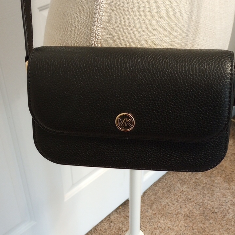 Michael Kors Elegant Black Crossbody Bag